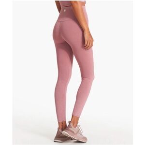 NWT! ✨ Vuori Washed Studio Legging ✨. Size Medium. Color Washed Marsala.